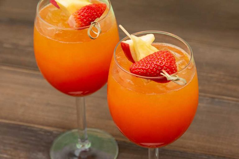 Chantaco: A Non-Alcoholic Citrus and Strawberry Cocktail : Cocktail recipe Chantaco: A Non-Alcoholic Citrus and Strawberry Cocktail