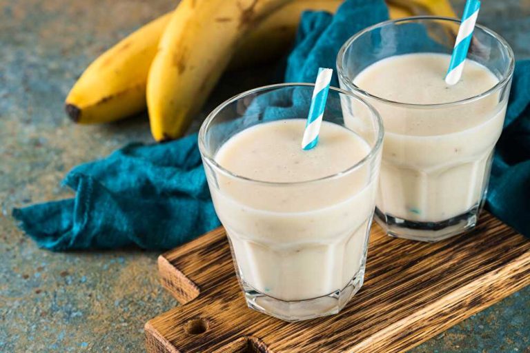Vanilla banana milkshake : Cocktail recipe Vanilla banana milkshake