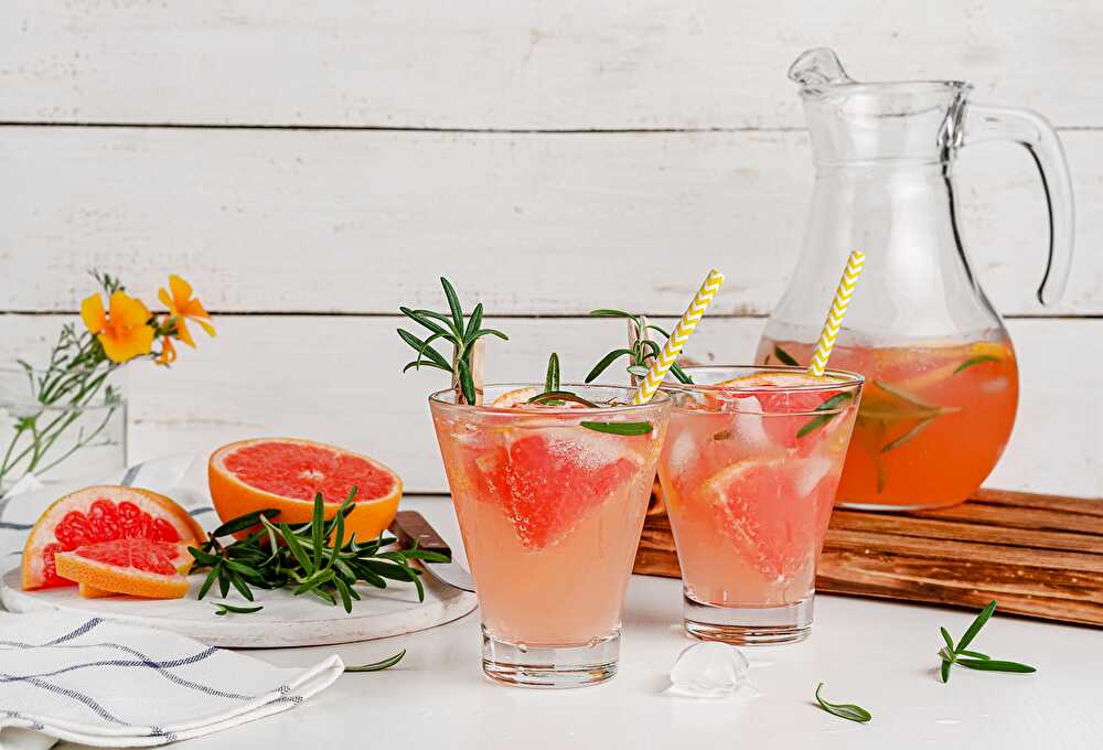 image Sparkling Alcohol-Free Grapefruit and Rosemary Cocktail